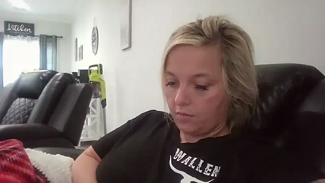 JennaLynn785 online show from January 26, 2025, 6:48 pm