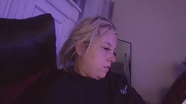 JennaLynn785 online show from January 31, 2025, 1:33 am