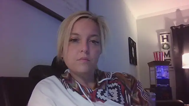 JennaLynn785 online show from February 3, 2025, 2:24 pm
