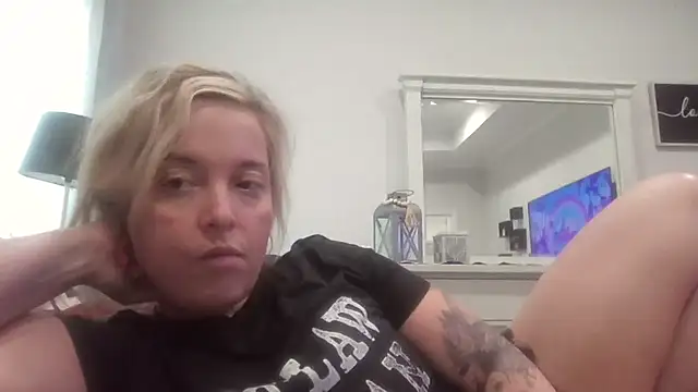 JennaLynn785 online show from February 5, 2025, 8:25 pm