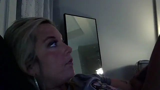 JennaLynn785 online show from February 20, 2025, 7:12 am