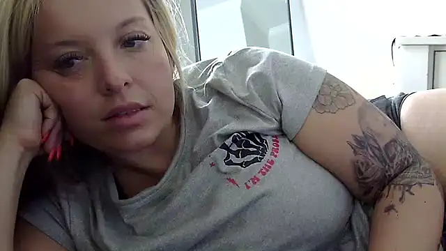 JennaLynn785 online show from March 22, 2025, 7:42 pm