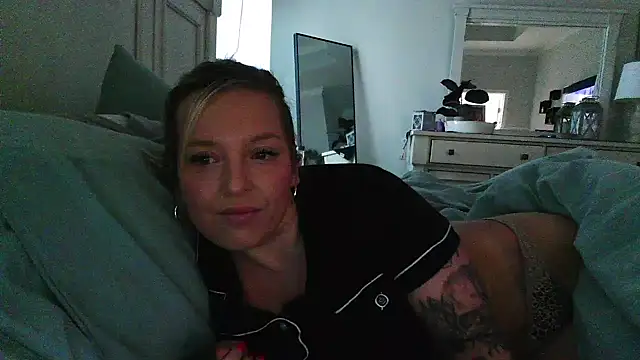 JennaLynn785 online show from September 19, 2025, 3:34 pm