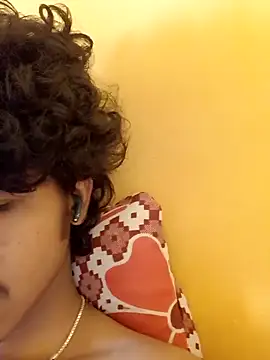 CosmicEmuu online show from February 14, 2025, 5:51 am