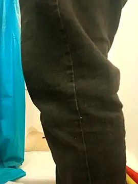 jayjay198080 online show from February 5, 2026, 6:23 pm