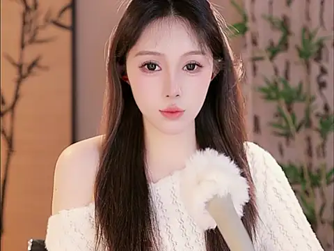 Summer-Momo online show from February 24, 2025, 12:16 pm