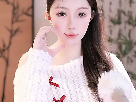 Summer-Momo online show from March 1, 2025, 5:42 am