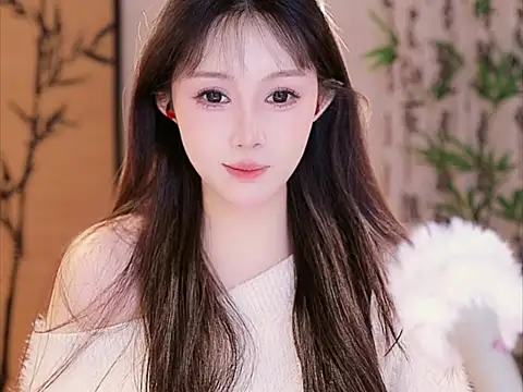 Summer-Momo online show from March 2, 2025, 12:32 pm