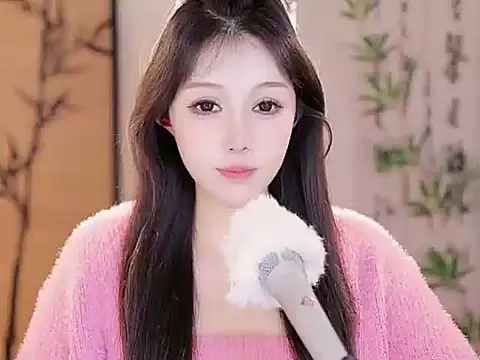 Summer-Momo online show from March 12, 2025, 9:23 am