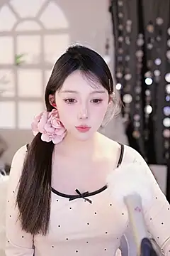 Summer-Momo online show from March 22, 2025, 12:35 pm