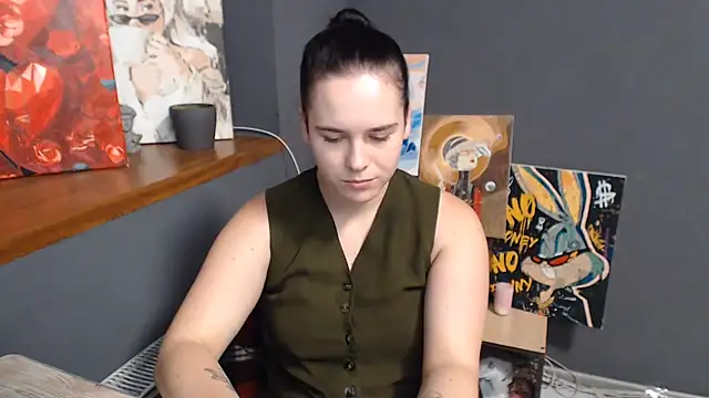 mini girly online show from July 1, 2026, 1:13 pm