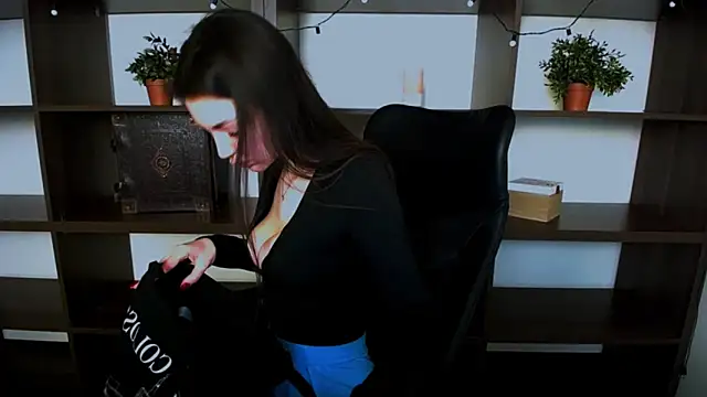 Lexi Jous online show from February 27, 2025, 1:07 pm