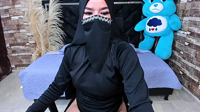 Aixa Kanaan online show from January 7, 2025, 9:46 pm