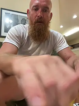 32XRedBeard online show from May 3, 2026, 12:05 am