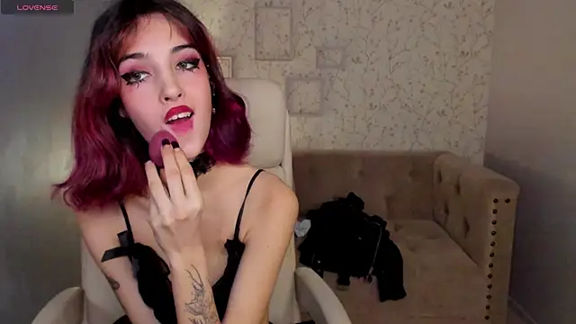 Snapshot of Ink__pleasure chatting on January 24, 2025, 7:07 pm Ink pleasure online show from January 24, 2025, 7:07 pm
