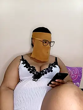 Samara-Bella online show from March 6, 2025, 8:37 pm