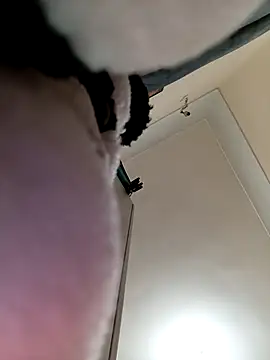 Samara-Bella online show from December 22, 2025, 4:09 am