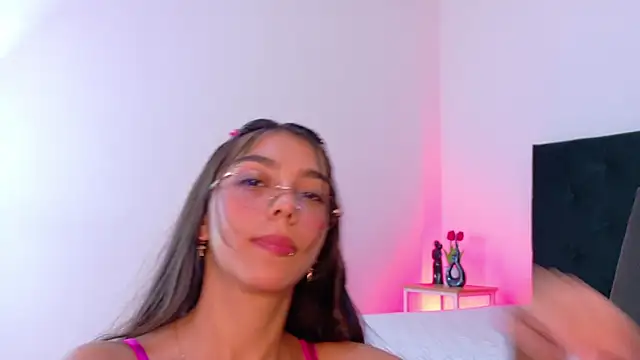 cristal antoni online show from July 28, 2026, 10:10 am