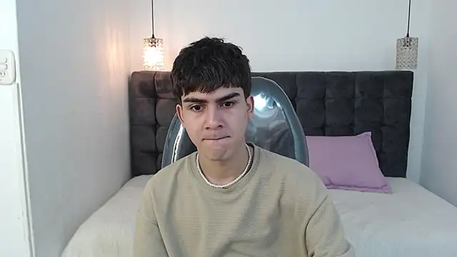 Snapshot of Tommy18__ chatting on January 8, 2025, 1:31 pm Tommy18   online show from January 8, 2025, 1:31 pm