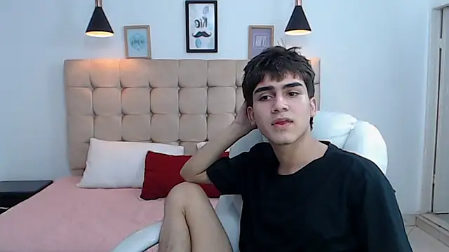 Snapshot of Tommy18__ chatting on January 16, 2025, 9:05 am Tommy18   online show from January 16, 2025, 9:05 am