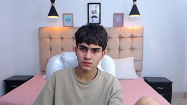 Snapshot of Tommy18__ chatting on January 17, 2025, 6:26 am Tommy18   online show from January 17, 2025, 6:26 am