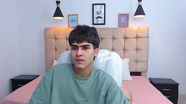 Snapshot of Tommy18__ chatting on January 18, 2025, 6:13 am Tommy18   online show from January 18, 2025, 6:13 am