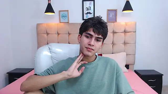 Snapshot of Tommy18__ chatting on January 23, 2025, 6:28 am Tommy18   online show from January 23, 2025, 6:28 am