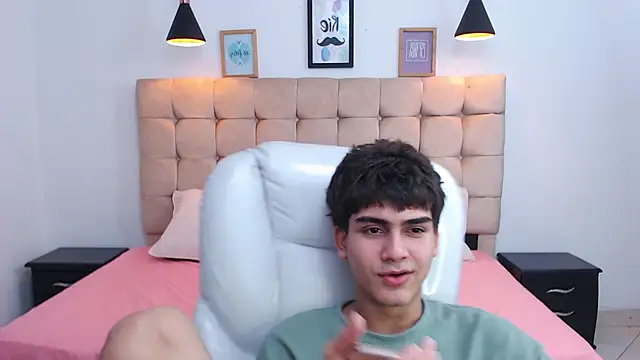 Snapshot of Tommy18__ chatting on January 23, 2025, 9:29 am Tommy18   online show from January 23, 2025, 9:29 am