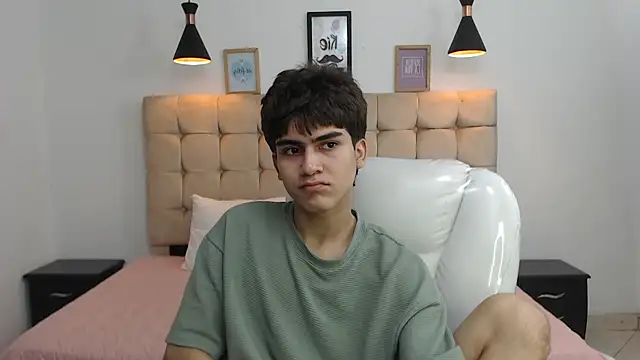 Snapshot of Tommy18__ chatting on January 29, 2025, 4:58 am Tommy18   online show from January 29, 2025, 4:58 am