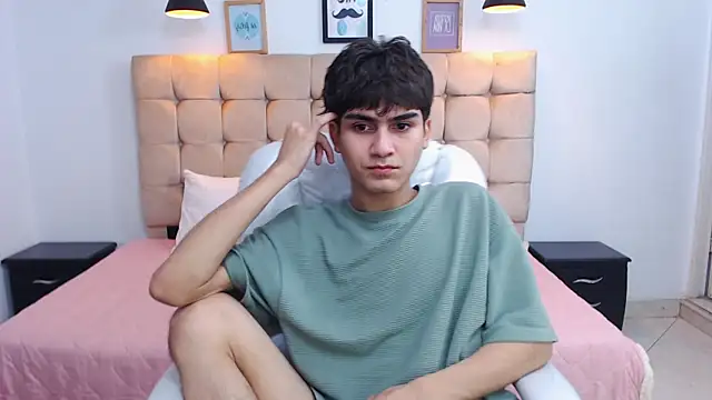 Snapshot of Tommy18__ chatting on January 31, 2025, 5:51 am Tommy18   online show from January 31, 2025, 5:51 am