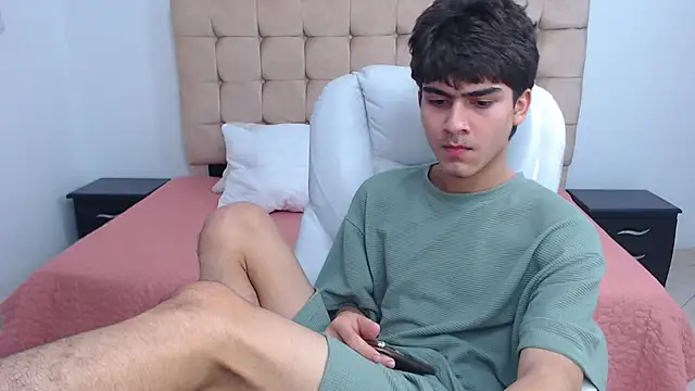 Snapshot of Tommy18__ chatting on February 7, 2025, 10:19 am Tommy18   online show from February 7, 2025, 10:19 am