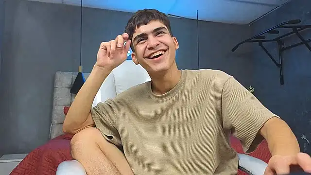 Snapshot of Tommy18__ chatting on February 20, 2025, 6:39 am Tommy18   online show from February 20, 2025, 6:39 am