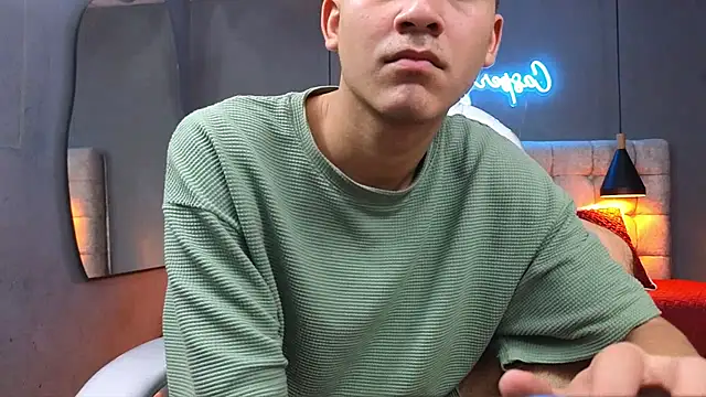 Snapshot of Tommy18__ chatting on February 23, 2025, 9:22 am Tommy18   online show from February 23, 2025, 9:22 am