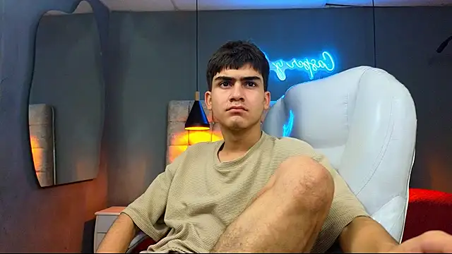 Snapshot of Tommy18__ chatting on February 26, 2025, 6:58 am Tommy18   online show from February 26, 2025, 6:58 am