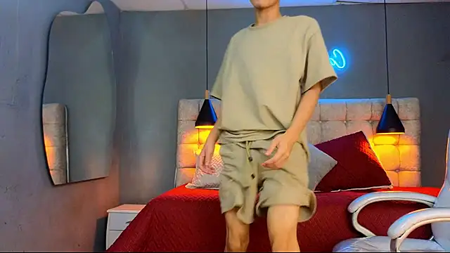 Snapshot of Tommy18__ chatting on February 26, 2025, 10:04 am Tommy18   online show from February 26, 2025, 10:04 am