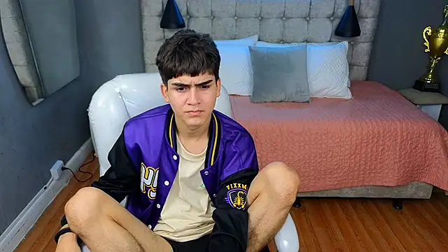 Snapshot of Tommy18__ chatting on March 11, 2025, 10:18 am Tommy18   online show from March 11, 2025, 10:18 am