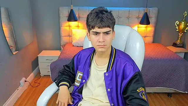 Snapshot of Tommy18__ chatting on March 14, 2025, 7:15 am Tommy18   online show from March 14, 2025, 7:15 am