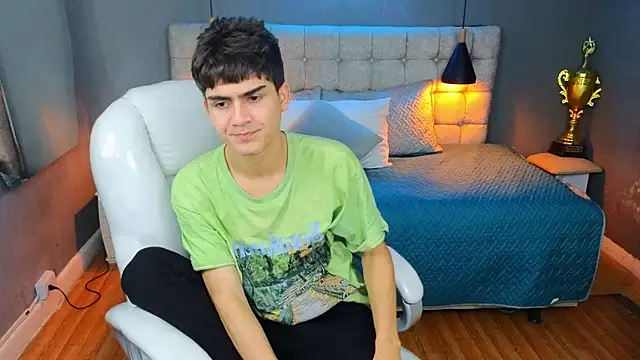 Snapshot of Tommy18__ chatting on March 15, 2025, 8:15 am Tommy18   online show from March 15, 2025, 8:15 am