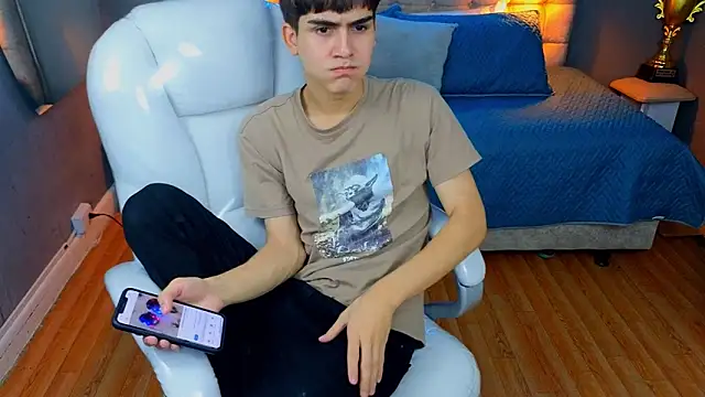 Snapshot of Tommy18__ chatting on March 18, 2025, 10:46 am Tommy18   online show from March 18, 2025, 10:46 am