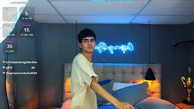 Snapshot of Tommy18__ chatting on March 21, 2025, 11:12 am Tommy18   online show from March 21, 2025, 11:12 am