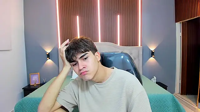 Snapshot of Tommy18__ chatting on September 10, 2025, 3:17 am Tommy18   online show from September 10, 2025, 3:17 am