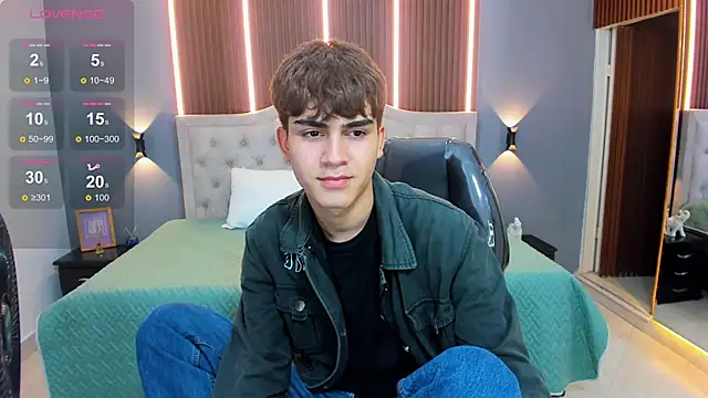 Snapshot of Tommy18__ chatting on September 11, 2025, 3:39 am Tommy18   online show from September 11, 2025, 3:39 am