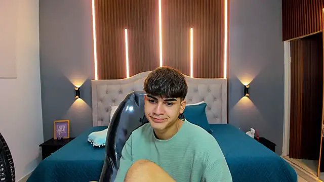 Snapshot of Tommy18__ chatting on October 7, 2025, 3:25 am Tommy18   online show from October 7, 2025, 3:25 am