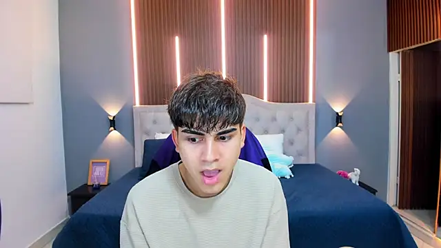 Snapshot of Tommy18__ chatting on October 18, 2025, 3:31 am Tommy18   online show from October 18, 2025, 3:31 am