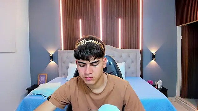 Snapshot of Tommy18__ chatting on October 28, 2025, 3:32 am Tommy18   online show from October 28, 2025, 3:32 am