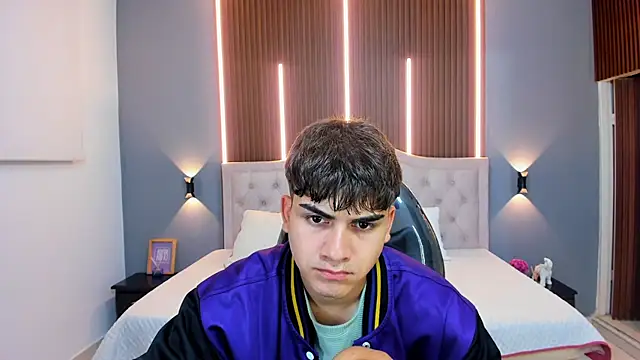 Snapshot of Tommy18__ chatting on October 30, 2025, 3:41 am Tommy18   online show from October 30, 2025, 3:41 am