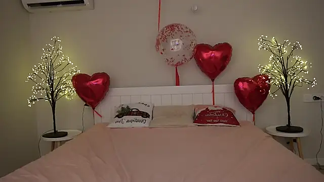 AnnaElys online show from February 19, 2025, 12:35 am