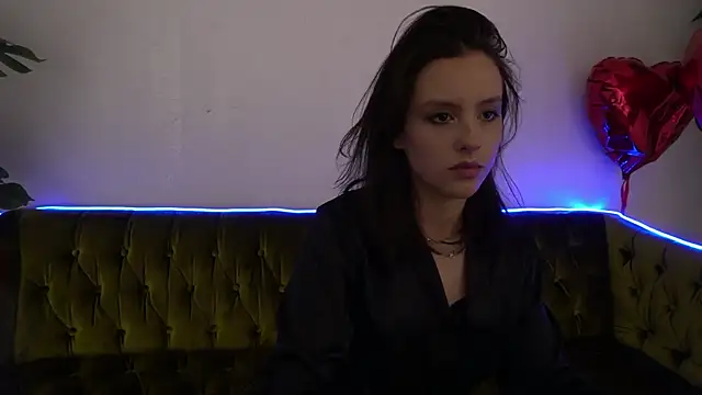 AnnaElys online show from March 4, 2025, 9:43 pm