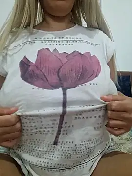 Snapshot of nonalona199999 chatting on November 10, 2025, 2:32 am nonalona199999 online show from November 10, 2025, 2:32 am