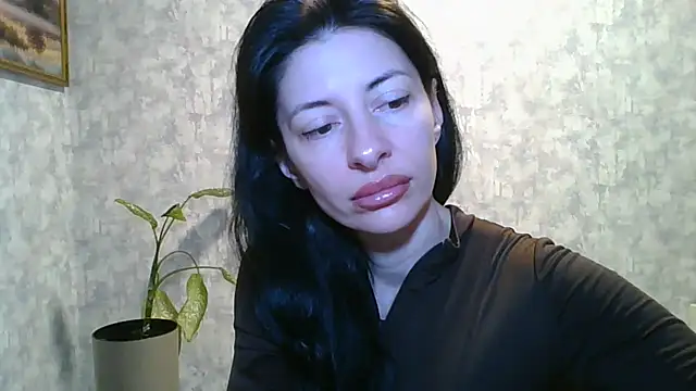 LissaBlossom online show from May 18, 2026, 5:13 am